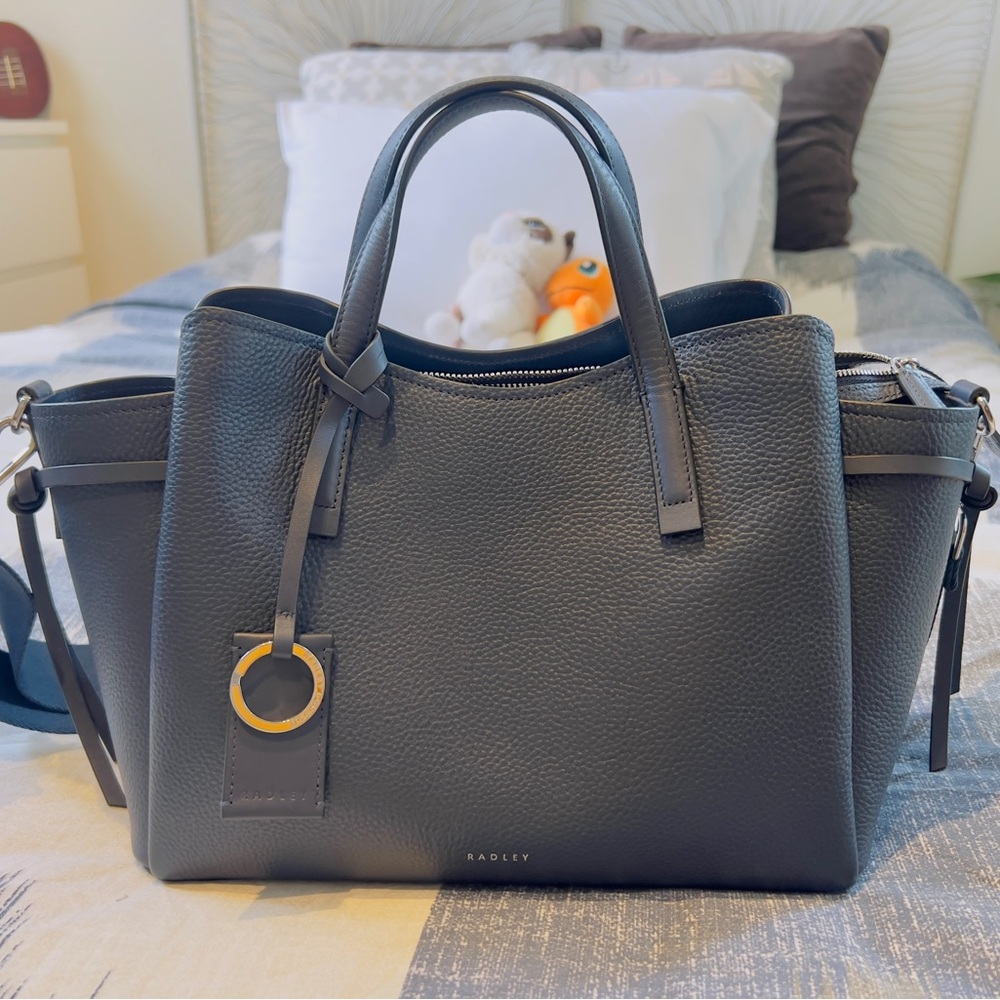 RADLEY LONDON Black Pebbled Leather Tote with Gold Ring Charm